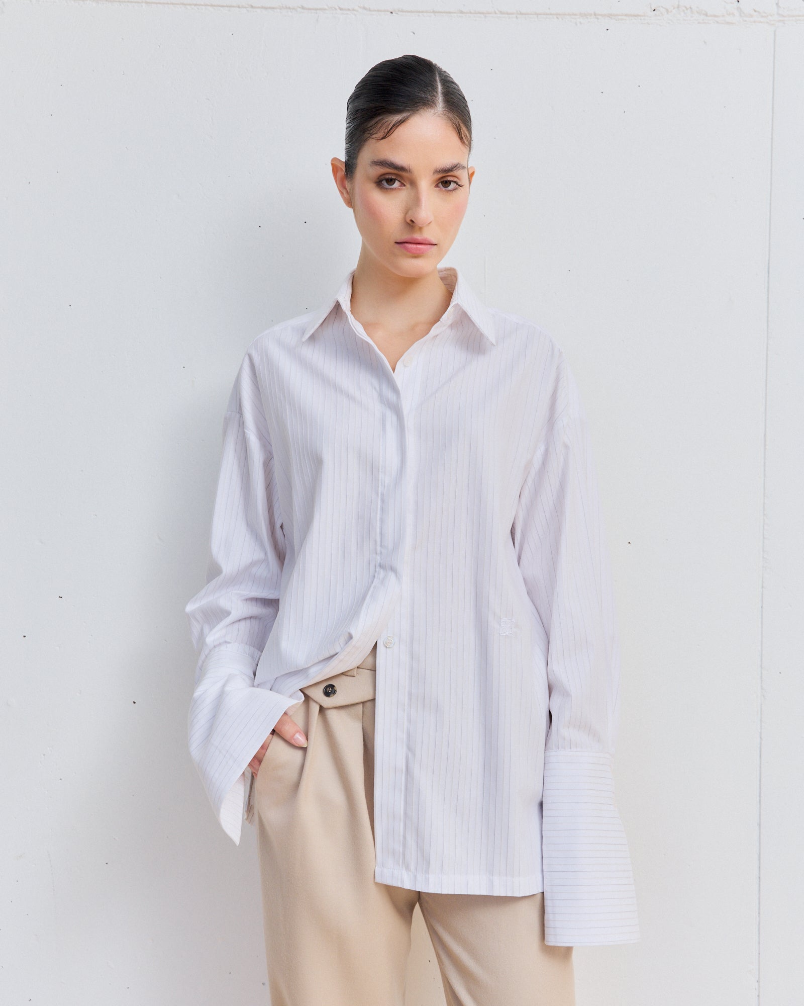 0032 CLASSIC SHIRT MUJER PUÑOS